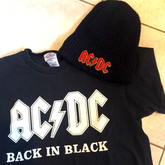 Vintage AC/DC Bundle tshirt, toque, cd holder - Picture 3 of 5